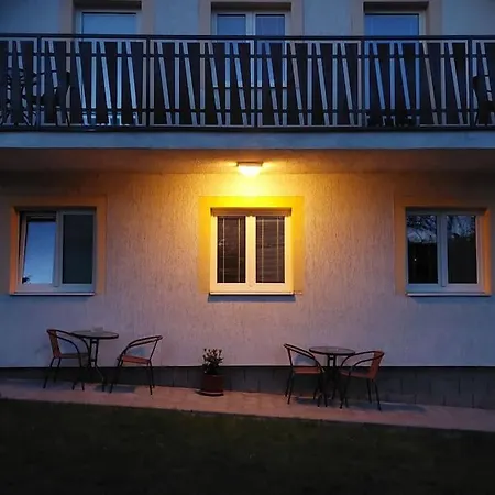 Semesterbostad Klasicky Dum, 5 Loznic , 5 Bedrooms, Prag