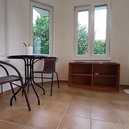 Semesterbostad Klasicky Dum, 5 Loznic , 5 Bedrooms,