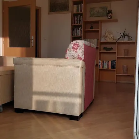 Semesterbostad Klasicky Dum, 5 Loznic , 5 Bedrooms, *