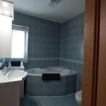 Klasicky Dum, 5 Loznic , 5 Bedrooms, Prag