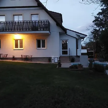 Klasicky Dum, 5 Loznic , 5 Bedrooms, Prag