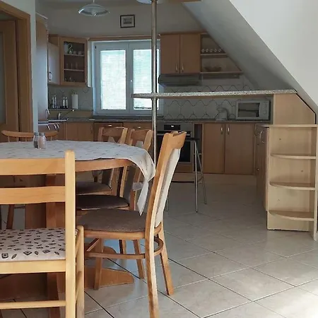 Klasicky Dum, 5 Loznic , 5 Bedrooms, Semesterbostad *