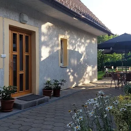 Semesterbostad Klasicky Dum, 5 Loznic , 5 Bedrooms, *