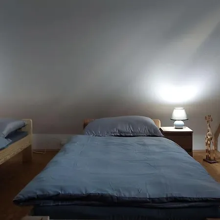 Klasicky Dum, 5 Loznic , 5 Bedrooms, Ferienhaus Prag
