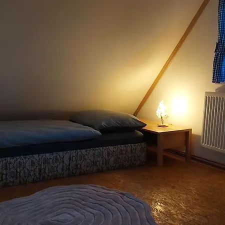 Klasicky Dum, 5 Loznic , 5 Bedrooms, * براغ