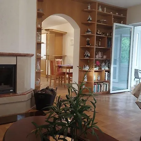 Klasicky Dum, 5 Loznic , 5 Bedrooms, Ferienhaus *