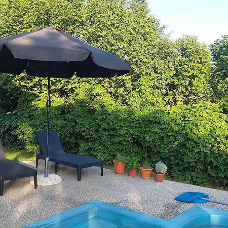Klasicky Dum, 5 Loznic , 5 Bedrooms, Ferienhaus Prag