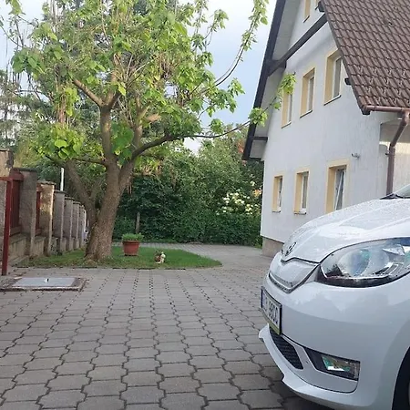 Klasicky Dum, 5 Loznic , 5 Bedrooms, Prague