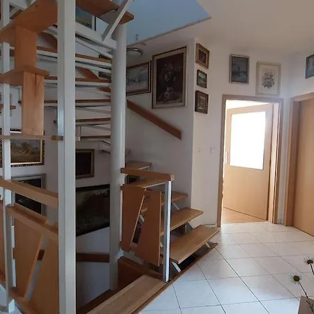 Ferienhaus Klasicky Dum, 5 Loznic , 5 Bedrooms,