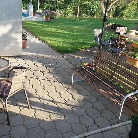 Klasicky Dum, 5 Loznic , 5 Bedrooms, * Prag