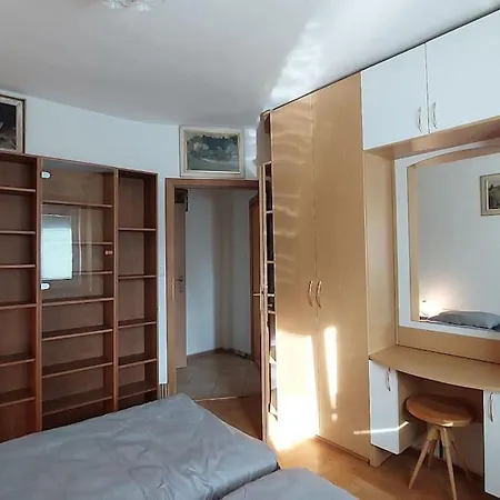 Klasicky Dum, 5 Loznic , 5 Bedrooms, Ferienhaus