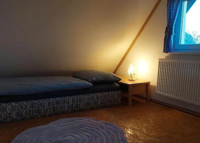 Klasicky Dum, 5 Loznic , 5 Bedrooms, * Prague