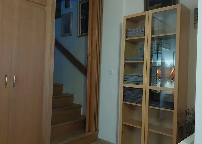 Hébergement de vacances Klasicky Dum, 5 Loznic , 5 Bedrooms, *