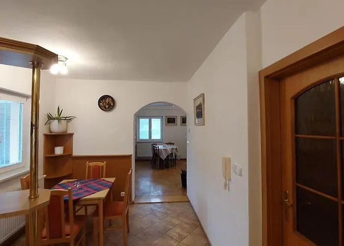 Hébergement de vacances Klasicky Dum, 5 Loznic , 5 Bedrooms,