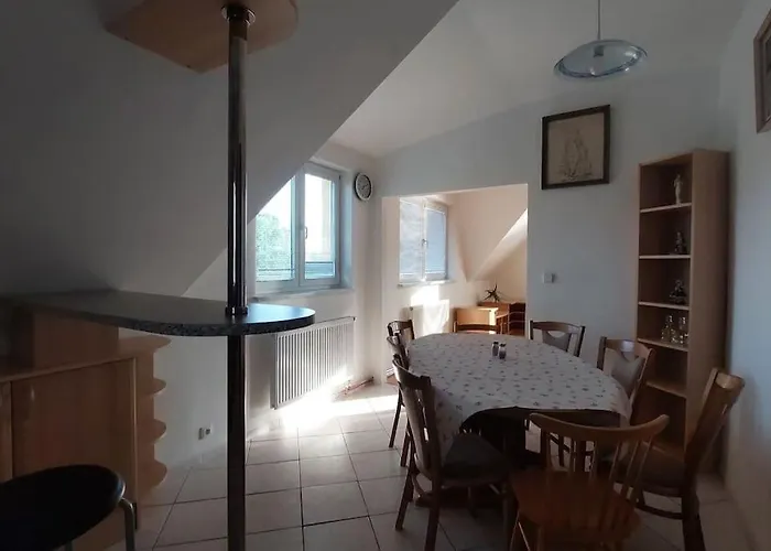 Klasicky Dum, 5 Loznic , 5 Bedrooms,