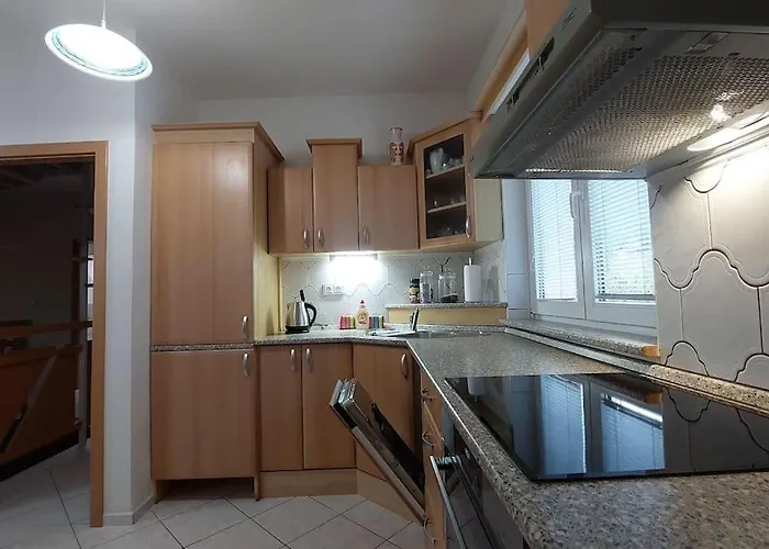 Klasicky Dum, 5 Loznic , 5 Bedrooms, Hébergement de vacances