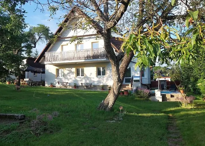Hébergement de vacances Klasicky Dum, 5 Loznic , 5 Bedrooms,
