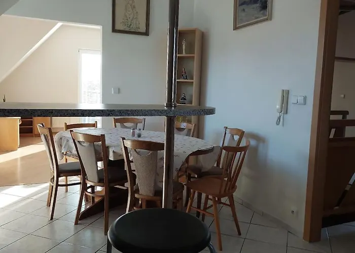 Klasicky Dum, 5 Loznic , 5 Bedrooms, Hébergement de vacances *