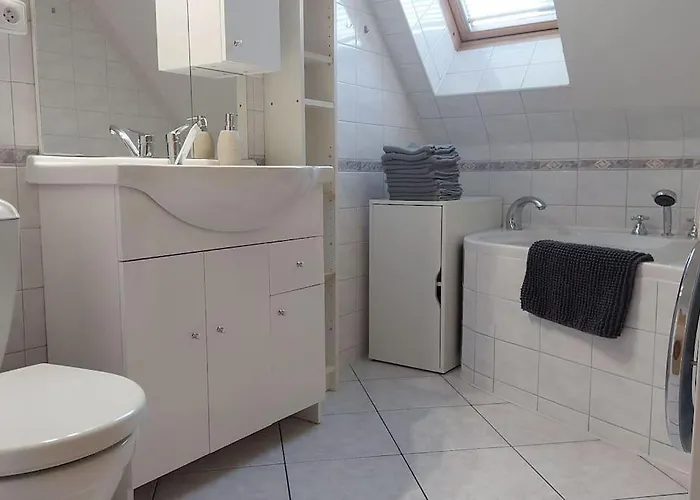 Hébergement de vacances Klasicky Dum, 5 Loznic , 5 Bedrooms, *