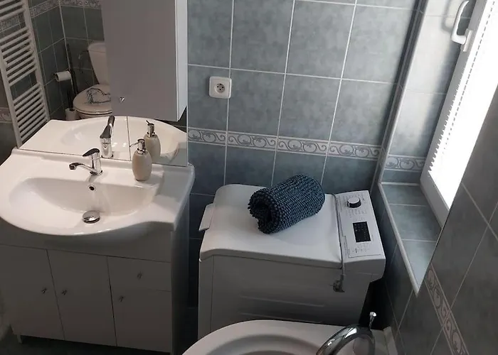 Klasicky Dum, 5 Loznic , 5 Bedrooms, Hébergement de vacances *