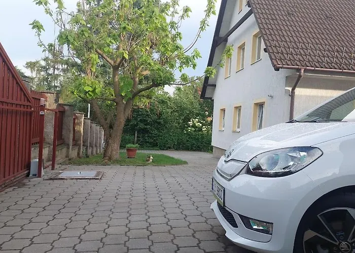 Klasicky Dum, 5 Loznic , 5 Bedrooms, Prague