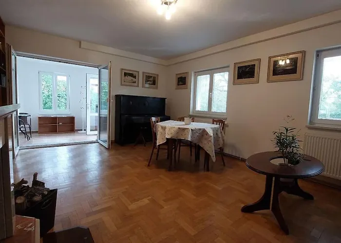 Klasicky Dum, 5 Loznic , 5 Bedrooms, Hébergement de vacances *