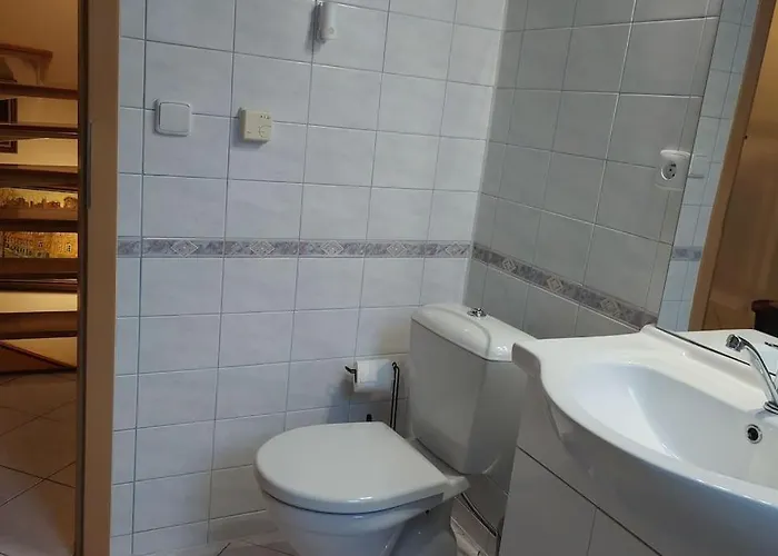 Klasicky Dum, 5 Loznic , 5 Bedrooms, Hébergement de vacances Prague