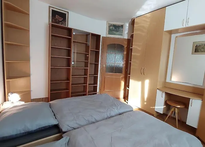 Klasicky Dum, 5 Loznic , 5 Bedrooms, Prague