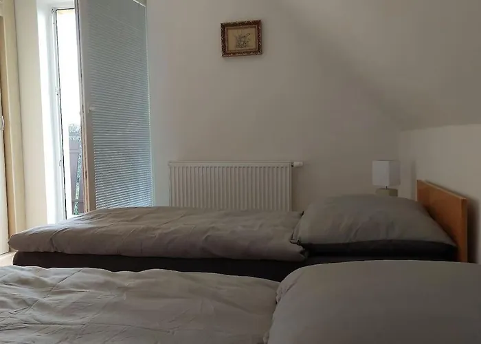 Klasicky Dum, 5 Loznic , 5 Bedrooms, * Prague