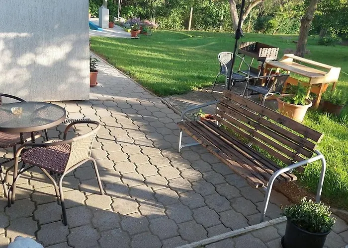 Klasicky Dum, 5 Loznic , 5 Bedrooms, * Prague