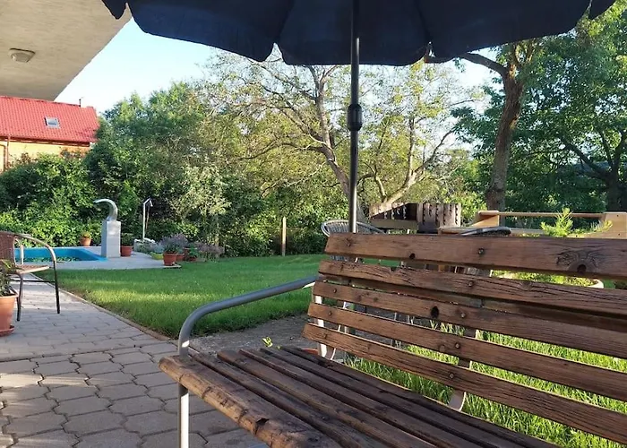 Klasicky Dum, 5 Loznic , 5 Bedrooms, Hébergement de vacances Prague
