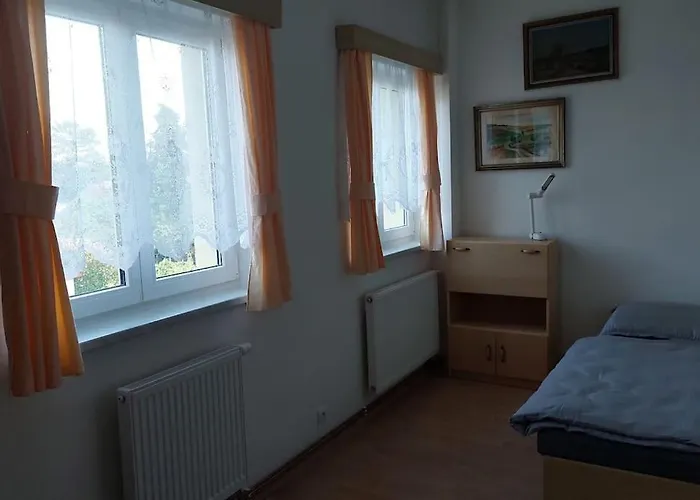 Klasicky Dum, 5 Loznic , 5 Bedrooms, Prague