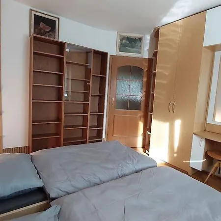 Klasicky Dum, 5 Loznic , 5 Bedrooms, Praag