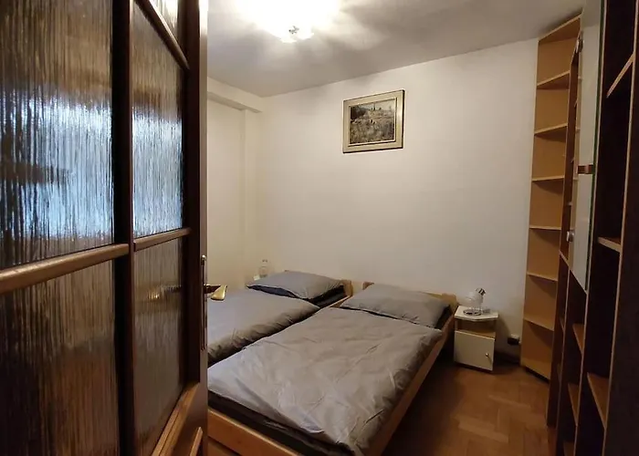 Klasický Dům, 5 Ložnic , 5 Bedrooms, *
