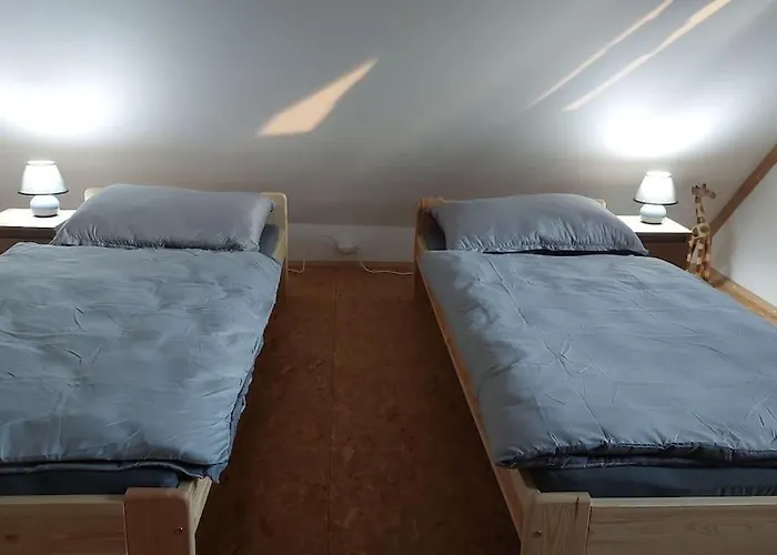 Prázdninový dům Klasický Dům, 5 Ložnic , 5 Bedrooms, Praha