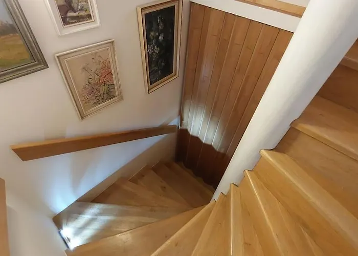 Prázdninový dům Klasický Dům, 5 Ložnic , 5 Bedrooms, Praha